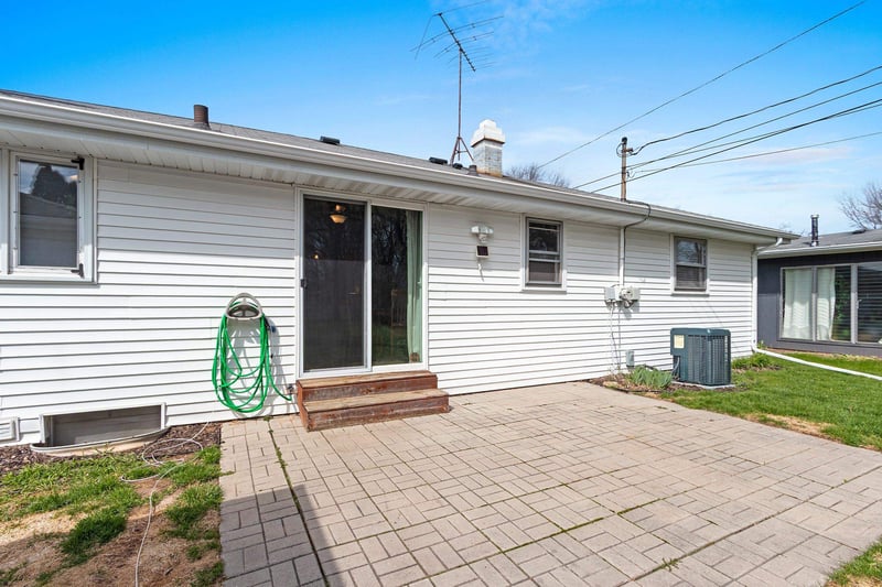 142 Peckham St, Neenah, WI 54956