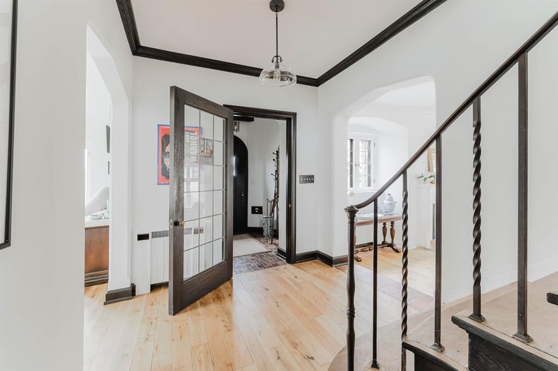 1361 Washington Ave, Oshkosh, WI 54901-5359