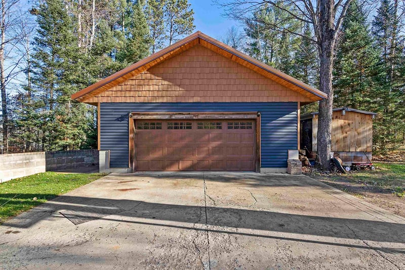 13020 Groh Ln, Mountain, WI 54149