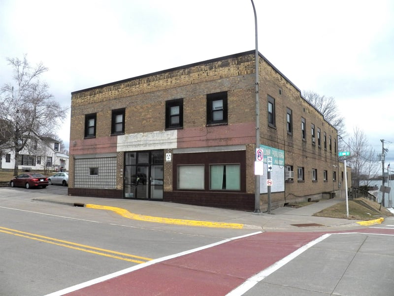 105 Main St, Oconto Falls, WI 54154