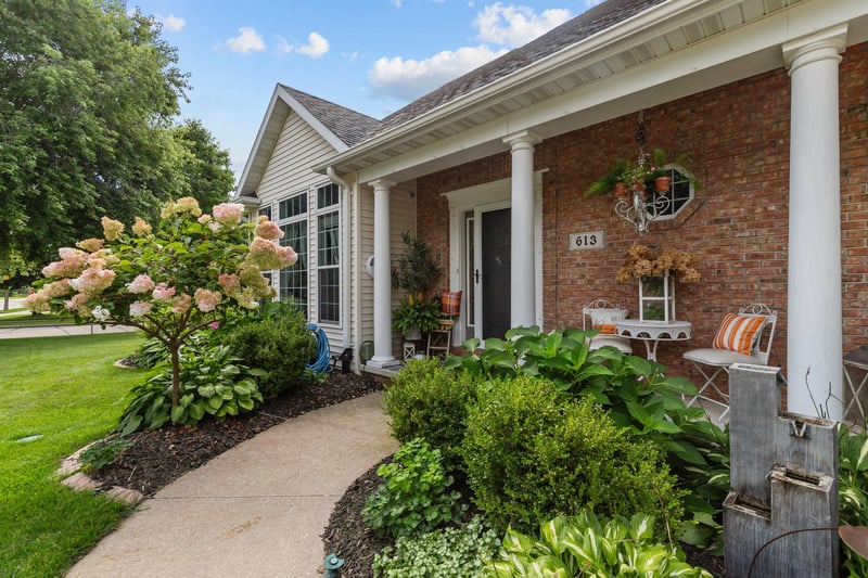 613 Castlebury Ln, Appleton, WI 54913