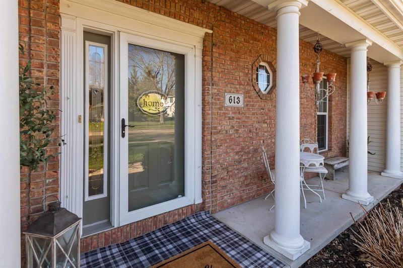 613 Castlebury Ln, Appleton, WI 54913