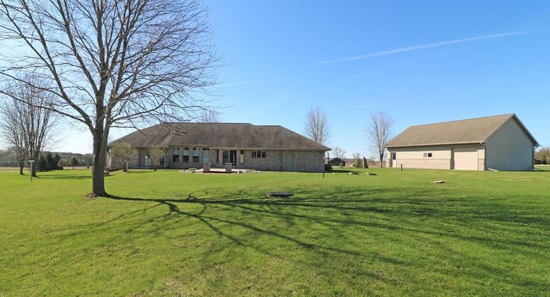 W1652 County Rd J, De Pere, WI 54115