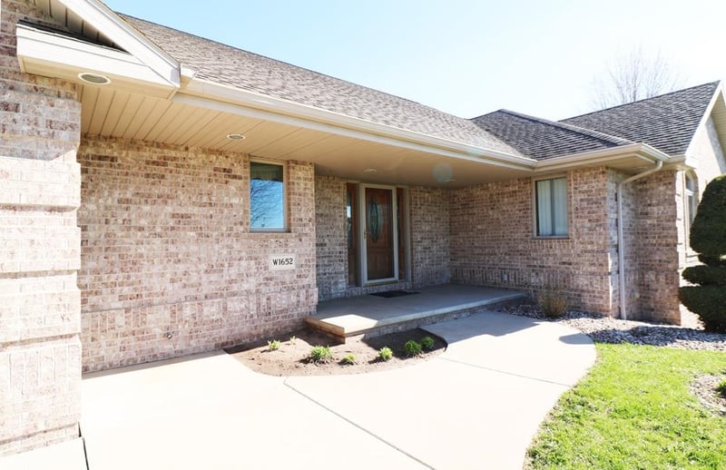 W1652 County Rd J, De Pere, WI 54115