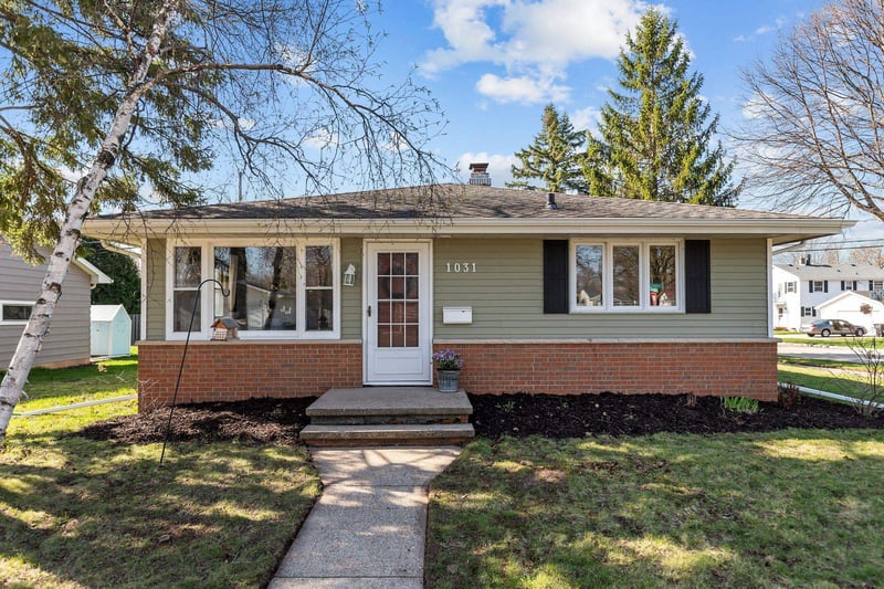 1031 Roberts Ave, Appleton, WI 54914-2620