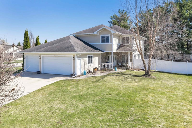 1566 Belle Plane Cir, Green Bay, WI 54313-3213