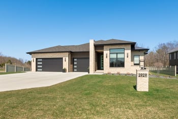 2929 Creekwood Dr, Green Bay, WI 54311