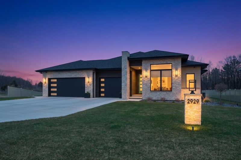 2929 Creekwood Dr, Green Bay, WI 54311