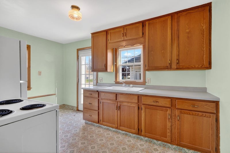 431 Coolidge Ave, Appleton, WI 54915-1975