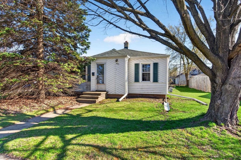 431 Coolidge Ave, Appleton, WI 54915-1975