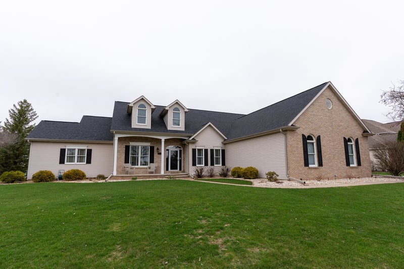 522 Tallgrass Dr, Appleton, WI 54913