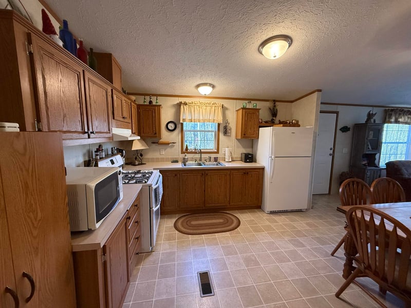 N8825 County G Rd, Gresham, WI 54128