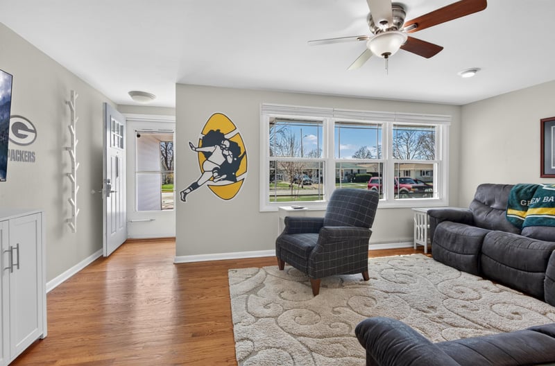 1080 Thorndale St, Green Bay, WI 54304-3913