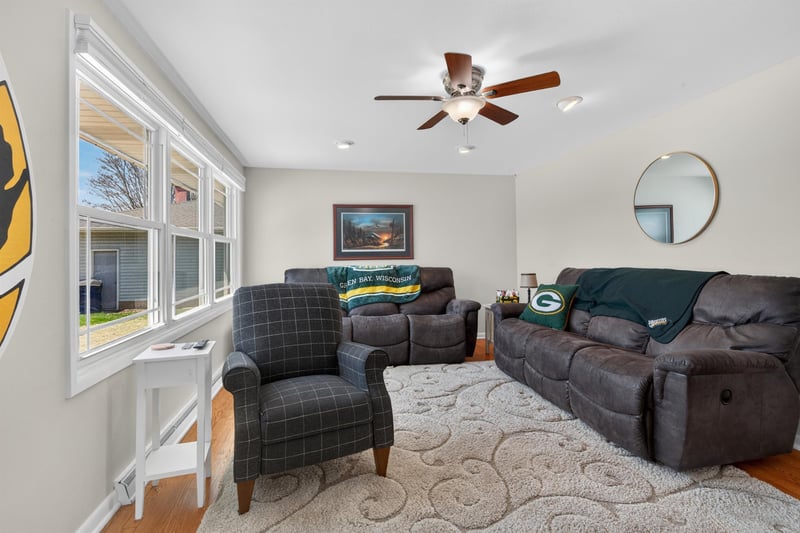 1080 Thorndale St, Green Bay, WI 54304-3913