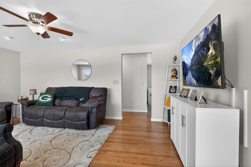 1080 Thorndale St, Green Bay, WI 54304-3913