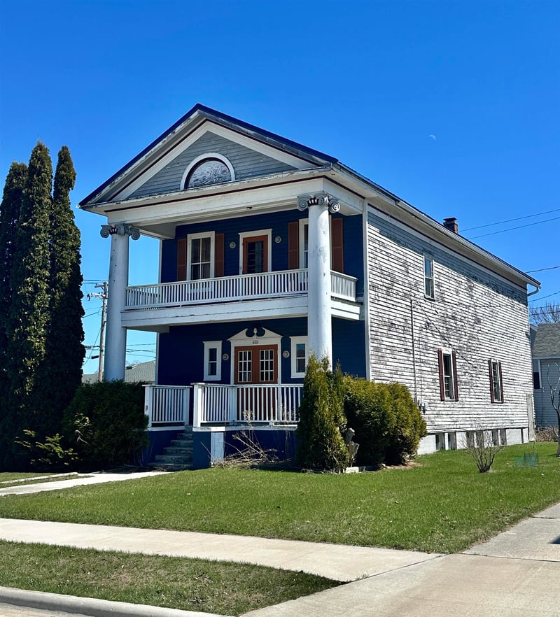 602 3rd St, Algoma, WI 54201