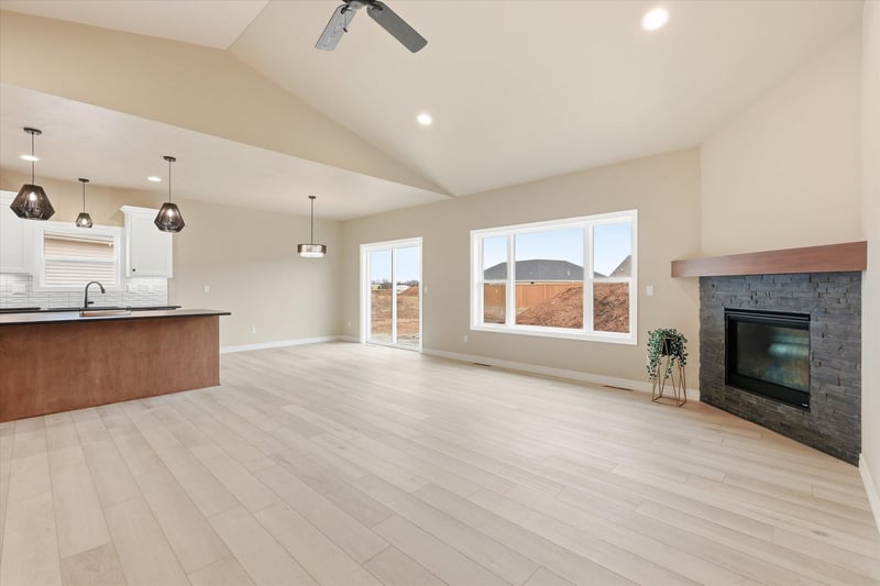 1280 Autumn Field Ln, De Pere, WI 54115