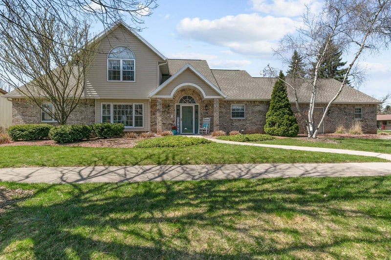 2611 Nicholas St, Appleton, WI 54914