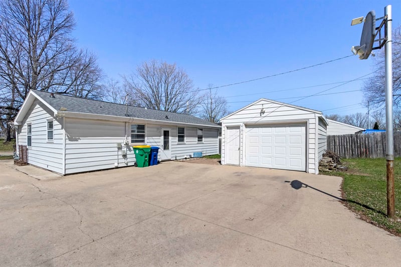 260 Danz Ave, Green Bay, WI 54302