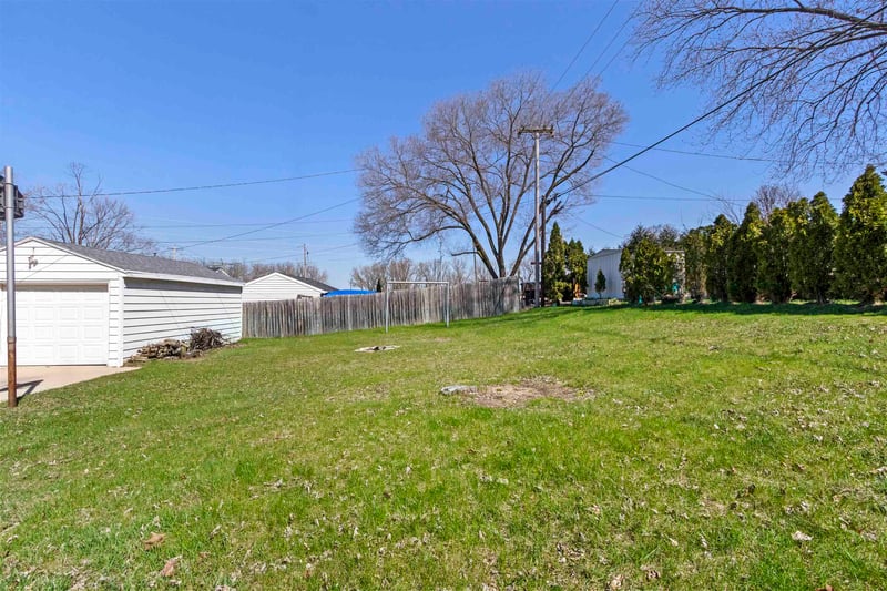 260 Danz Ave, Green Bay, WI 54302