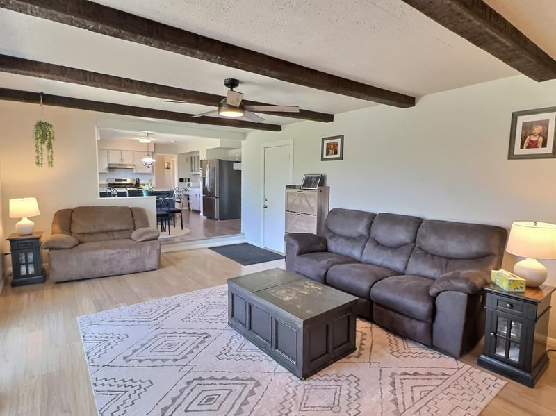 1785 Crown Dr, Oshkosh, WI 54904