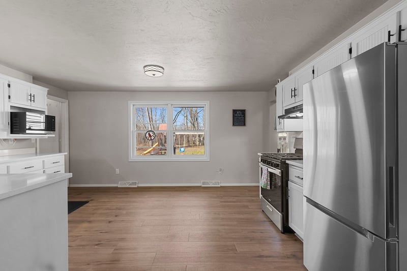 3175 Birch Rd, Suamico, WI 54172
