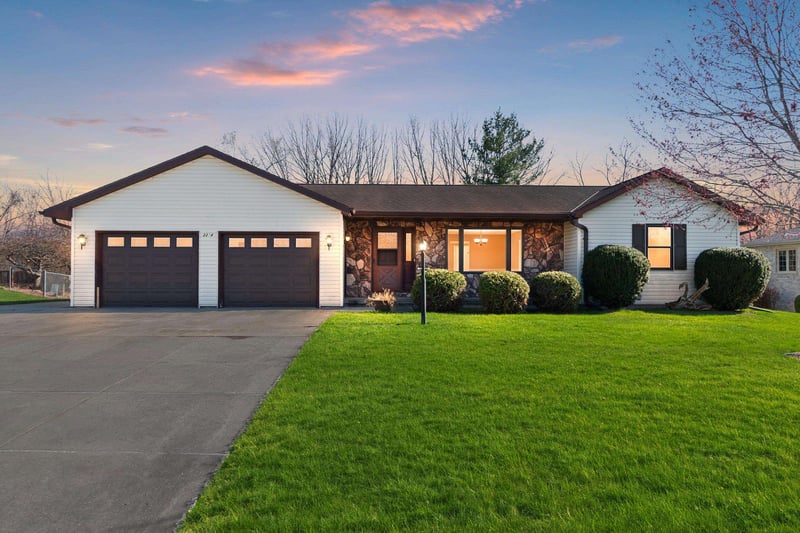 2234 Jen Rae Rd, Green Bay, WI 54311-6375