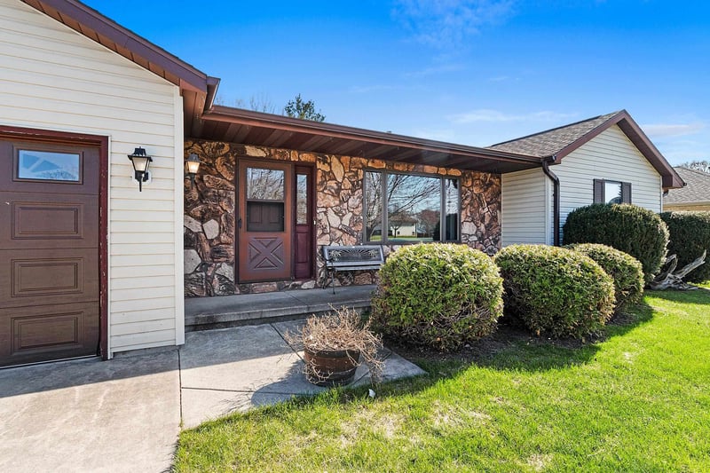 2234 Jen Rae Rd, Green Bay, WI 54311-6375