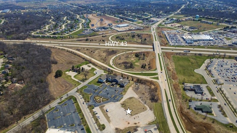 2588 Manitowoc Rd, Green Bay, WI 54311