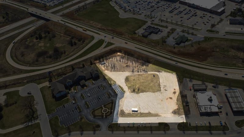 2588 Manitowoc Rd, Green Bay, WI 54311