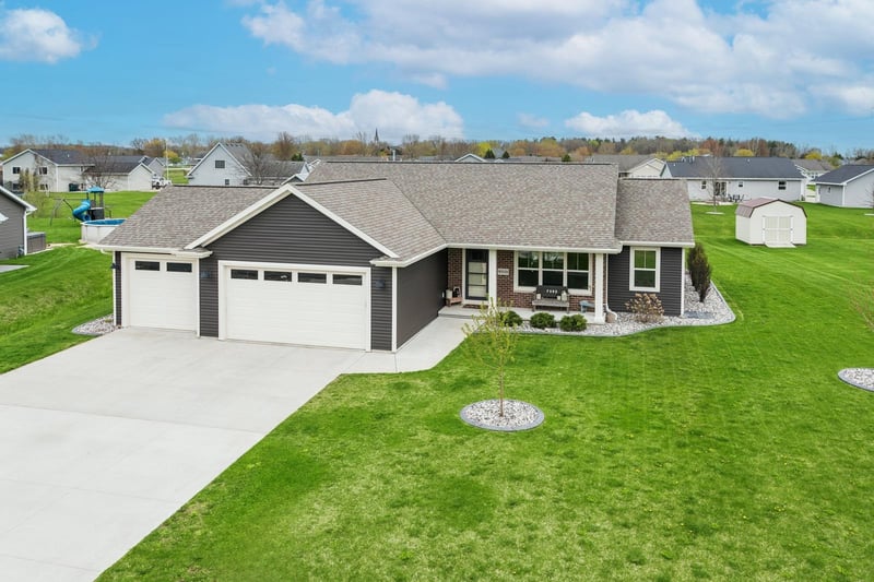 W2133 Wildflower Ln, Brillion, WI 54110-9108