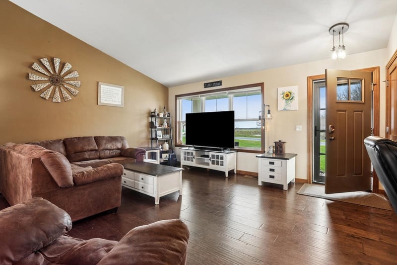 W2133 Wildflower Ln, Brillion, WI 54110-9108