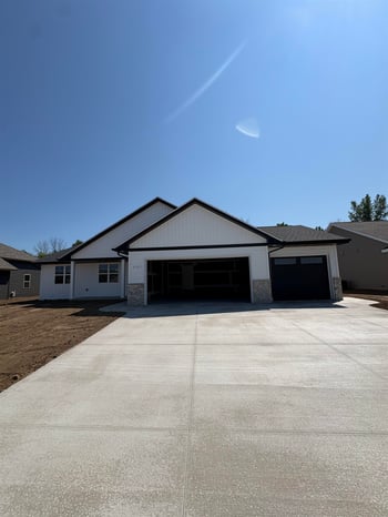 1727 Betty Jean Ln, Green Bay, WI 54313