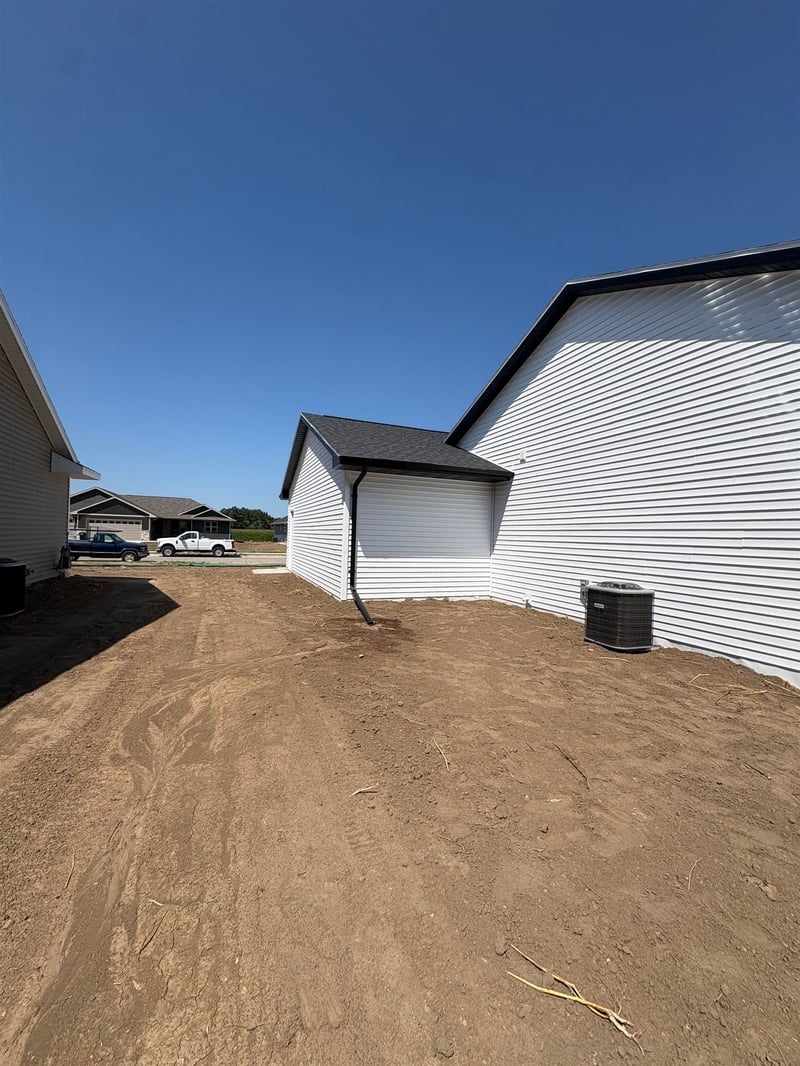 1727 Betty Jean Ln, Green Bay, WI 54313