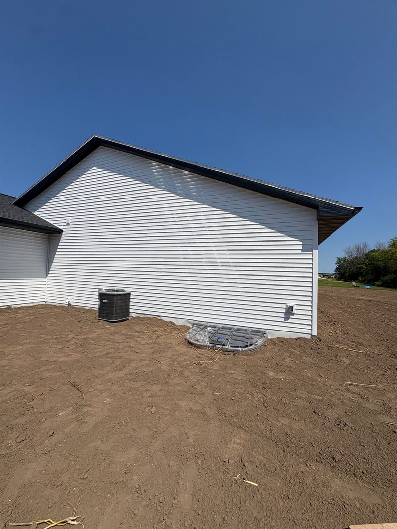1727 Betty Jean Ln, Green Bay, WI 54313