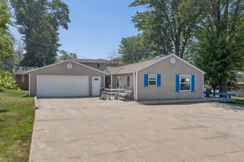 W5625 Faro Springs Rd, Hilbert, WI 54129