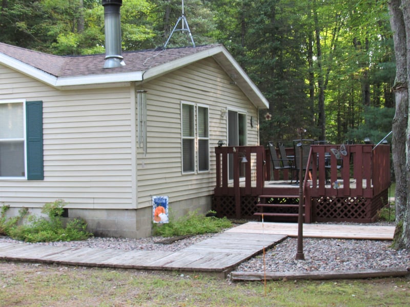 15590 Valentine Ln, Mountain, WI 54149