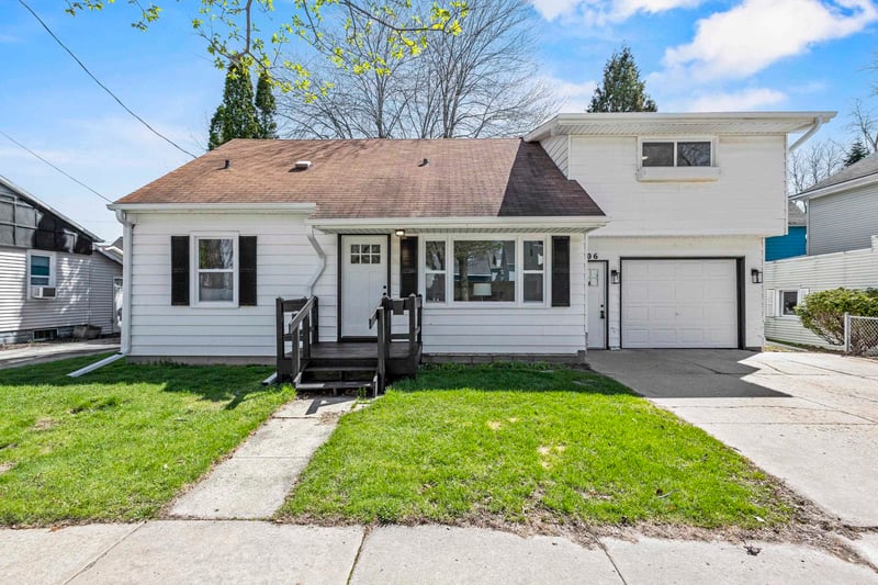 1106 Drew St, Appleton, WI 54911
