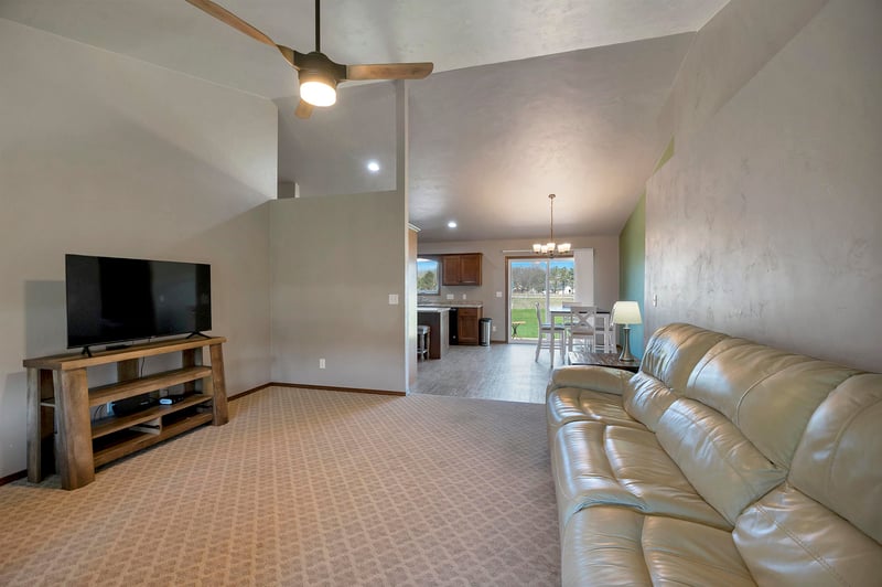 2137 Klondike Rd, Green Bay, WI 54311