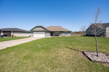 2137 Klondike Rd, Green Bay, WI 54311