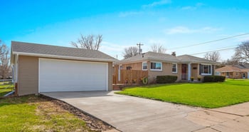 1295 Hickory Hill Dr, Green Bay, WI 54304