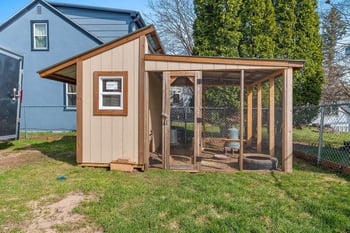 1295 Hickory Hill Dr, Green Bay, WI 54304