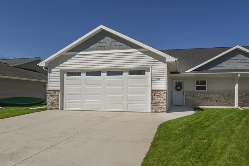 420 Prairie Way, Wrightstown, WI 54180
