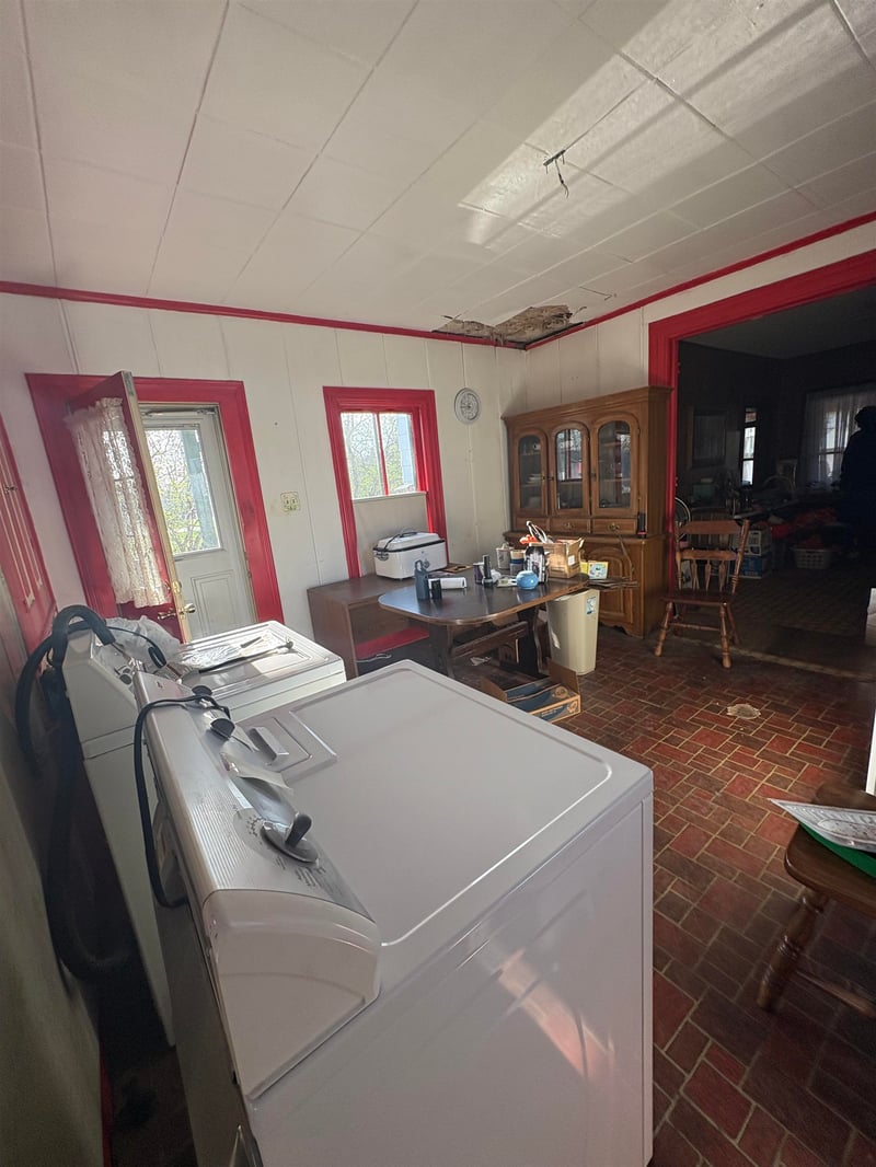 233 Larrabee St, Omro, WI 54963