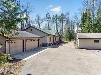 16503 Thelen Rd, Mountain, WI 54149