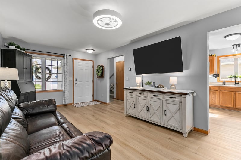 223 Allen Ave, Oshkosh, WI 54901-1953