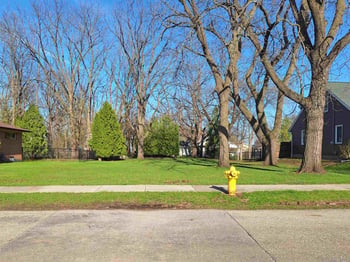2008 Nebraska St, Oshkosh, WI 54902