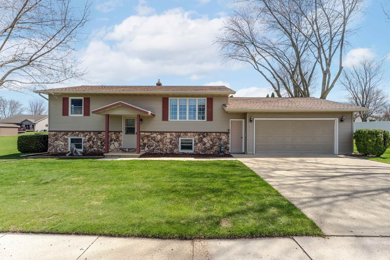 722 Diane St, Chilton, WI 53014