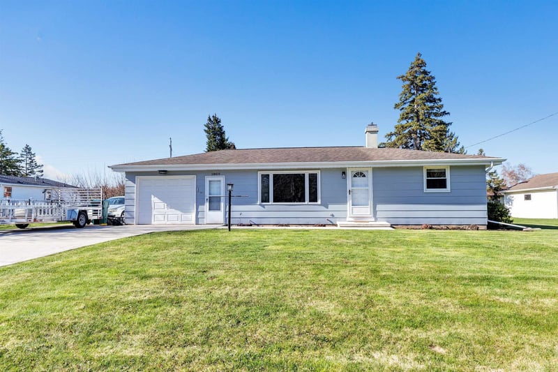 1809 Lenwood Ave, Green Bay, WI 54303