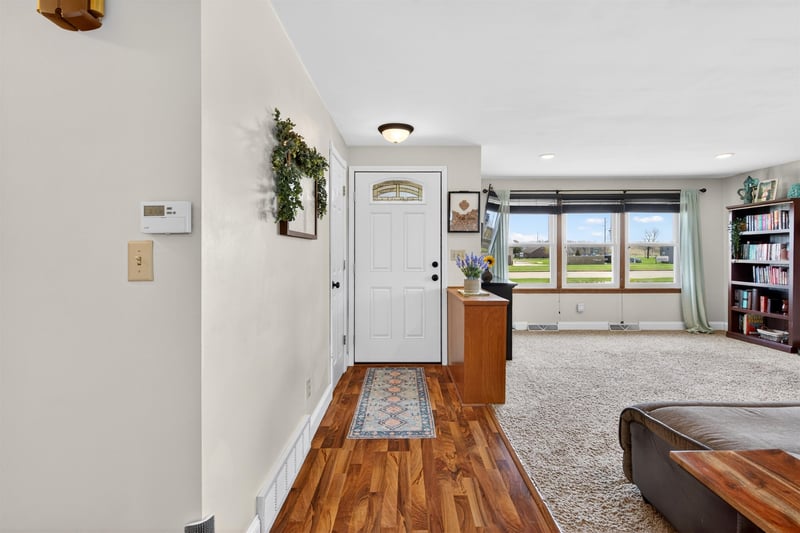 2505 Laverne Ln, Kaukauna, WI 54130-3430